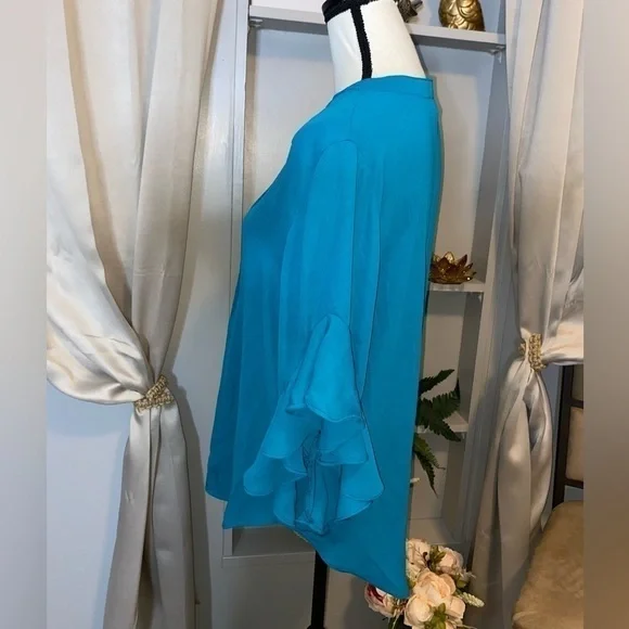 Vince Camuto Women’s Stunning Blue size Small Ruffle Bell Sleeve GUC Blouse Top - Picture 10 of 14